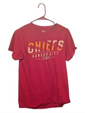 NFL Kansas City Chiefs Red Tee w White Red & Yellow Logo T. Size Men's Sz Small